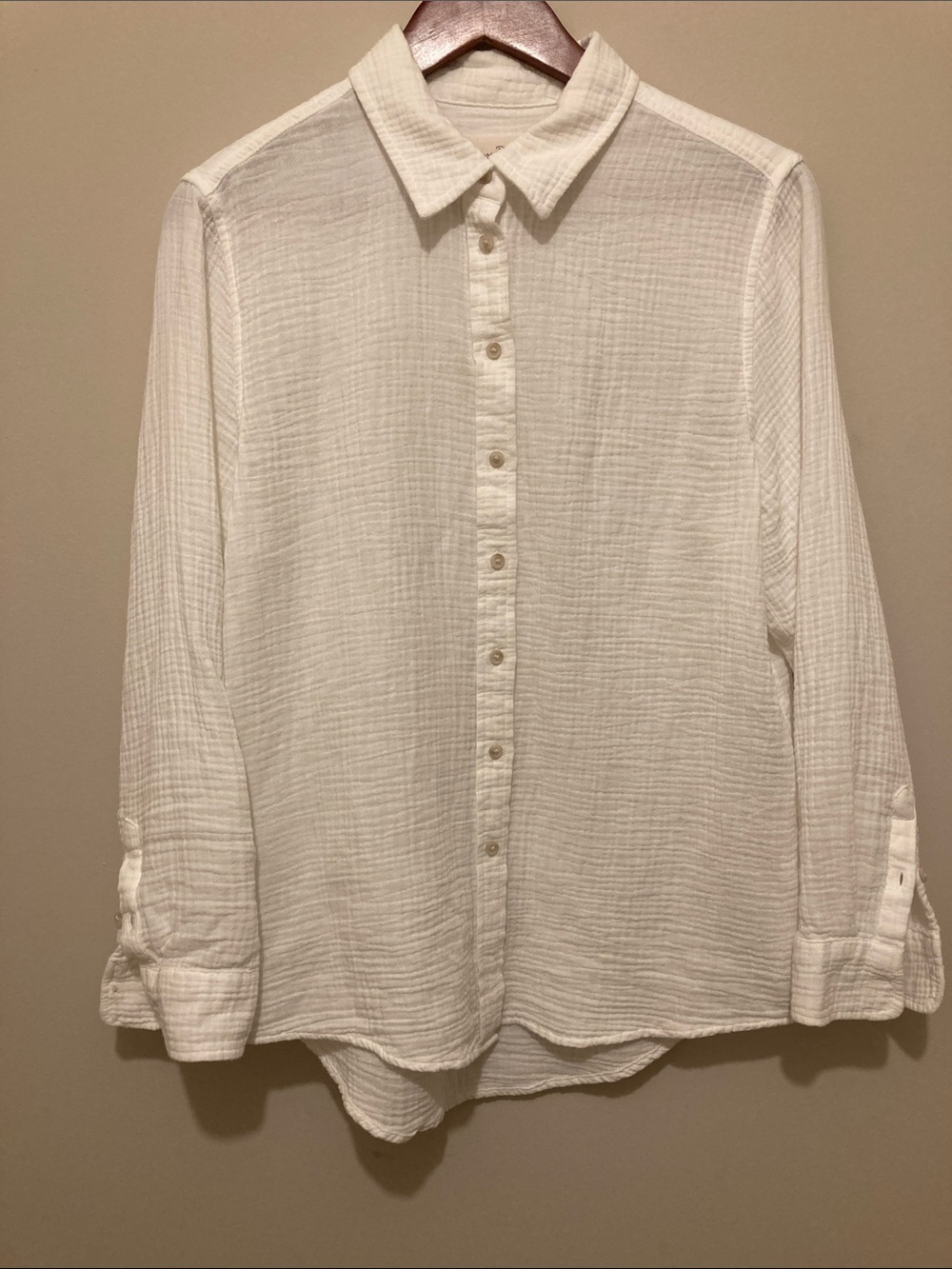 Universal Thread White gauzy Button-Down Shirt Sz M